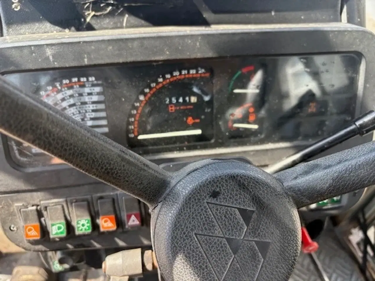 Billede 13 - Massey Ferguson 375 M. HAUER POM 90 FRONTLÆSSER