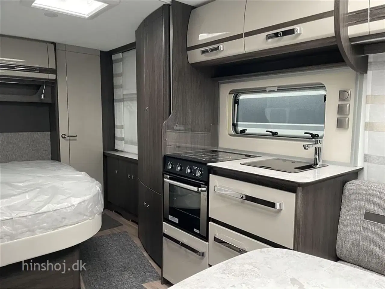 Billede 8 - 2024 - Fendt Diamant 560 DW   Fendt Diamant med stort badeværelse med særskilt brusekabine fra Hinshøj Caravan