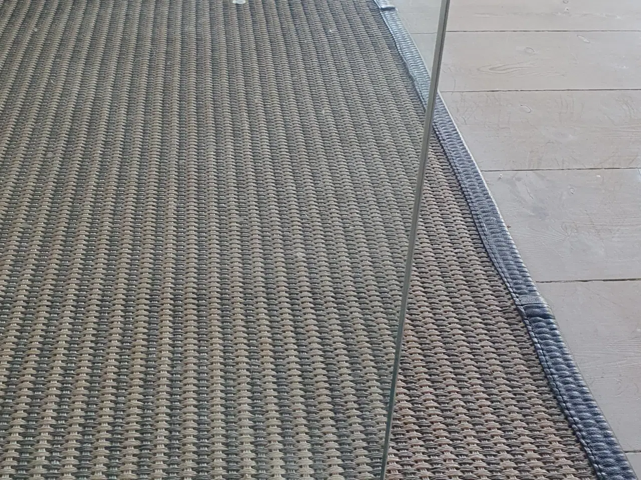 Billede 4 - Stilfuldt sofabord i hærdet glad