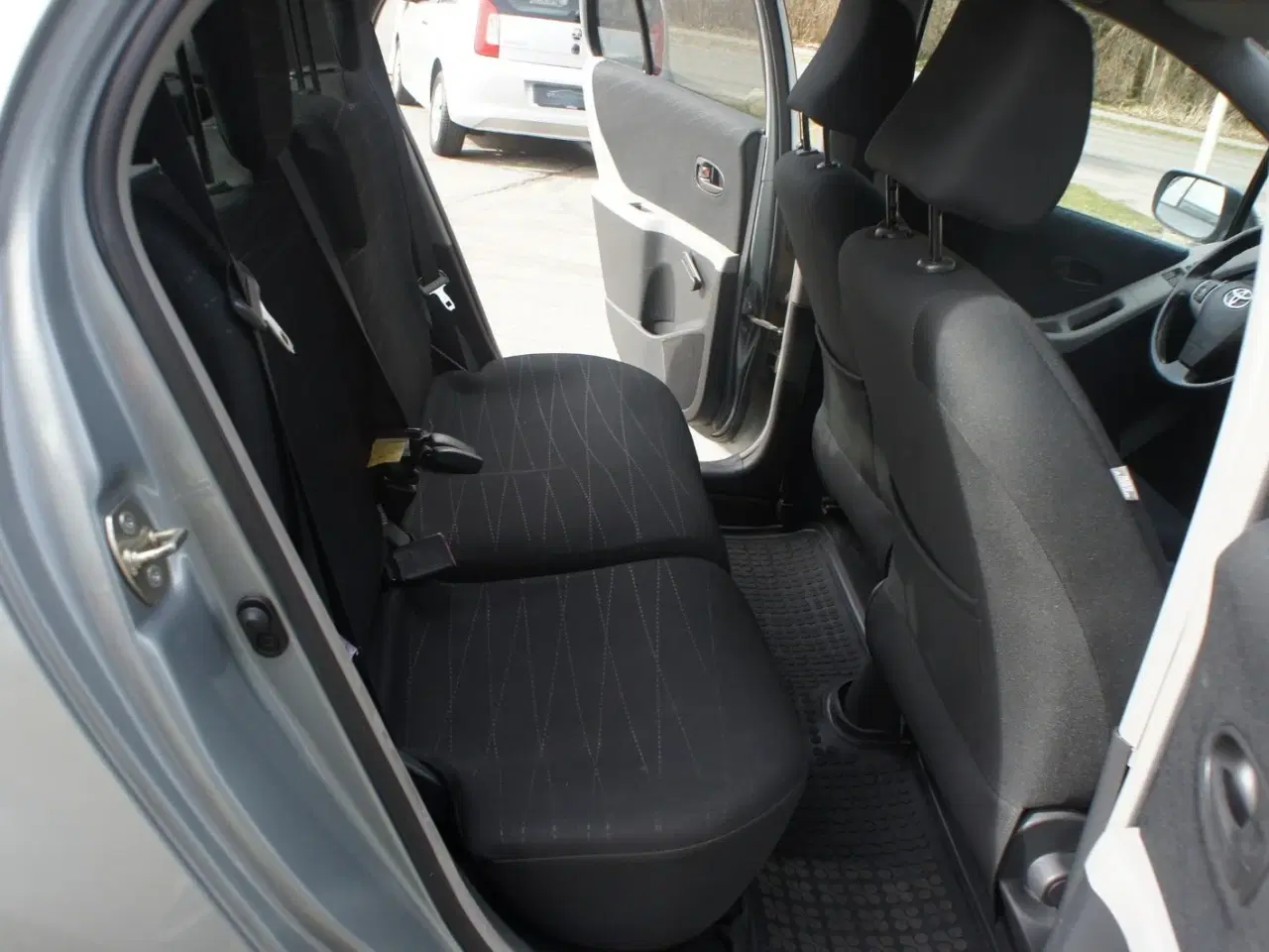 Billede 16 - Toyota Yaris 1,3 Luna