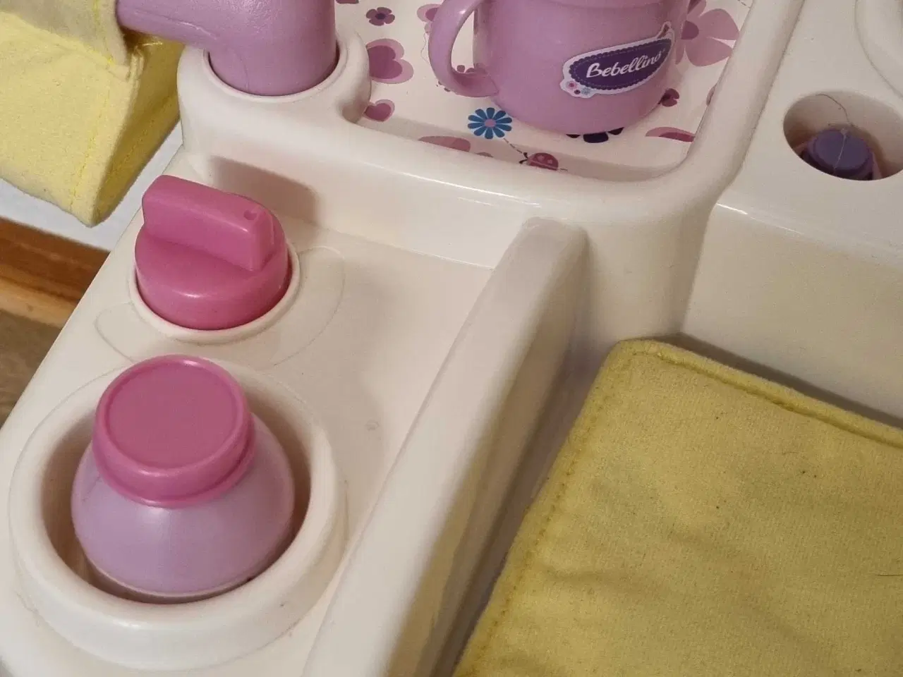 Billede 2 - Bellino puslebord til dukker