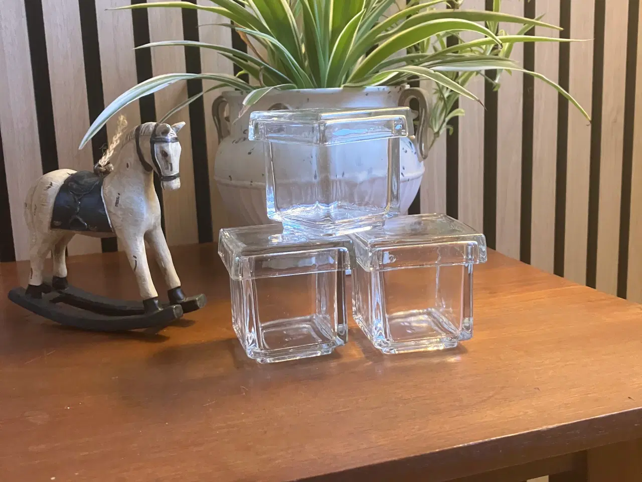 Billede 1 - Firkantet glasæsker med låg. 