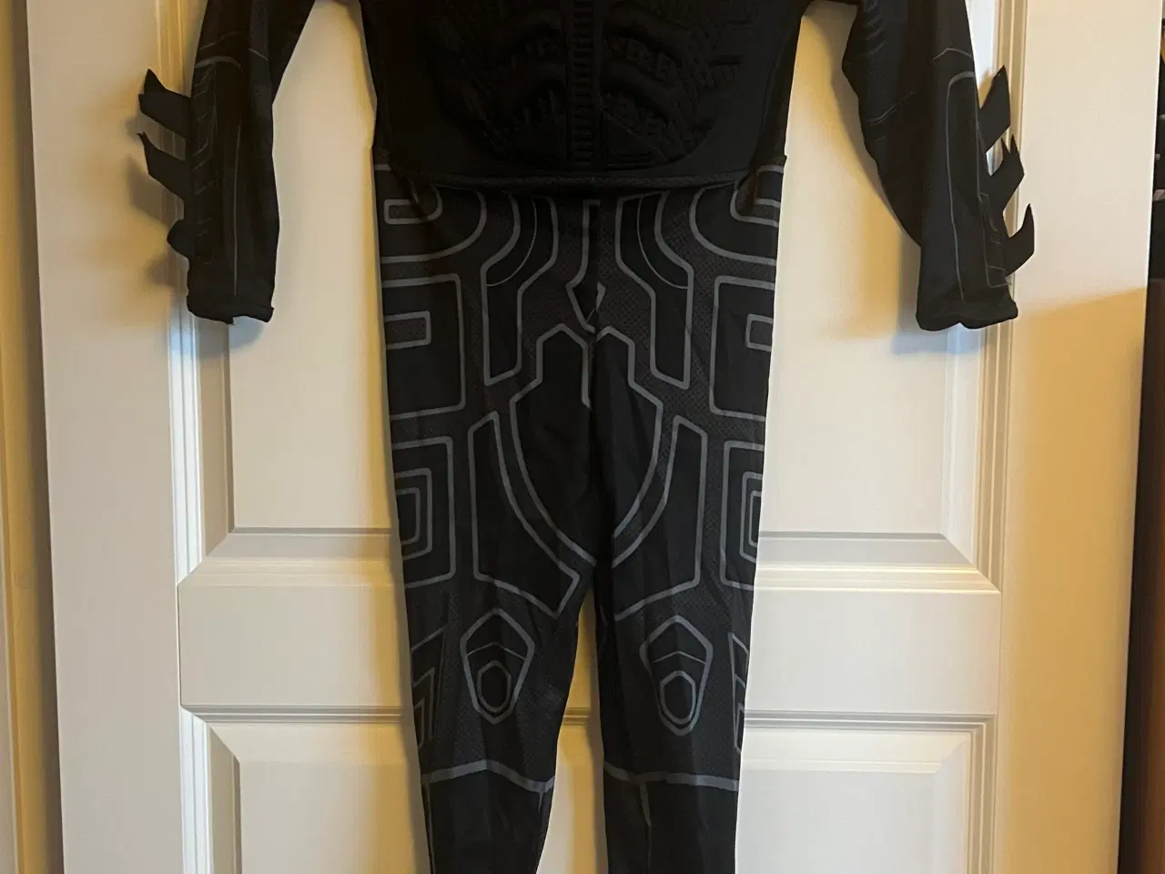 Billede 2 - Fastelavnstøj Darth Vader, Batman, Spiderman,Ninja