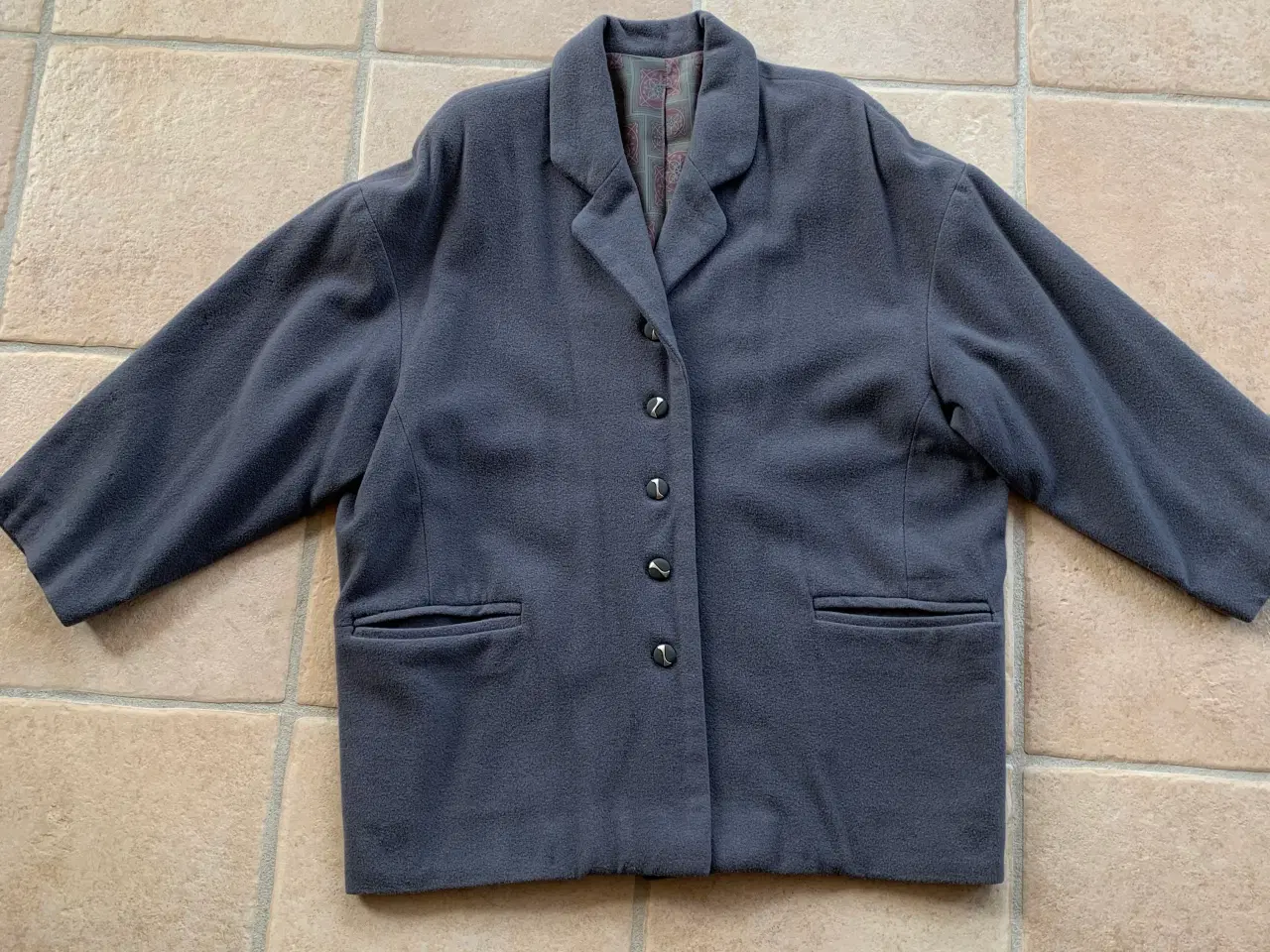 Billede 1 - Eget design grå dame uld jakke str. 44