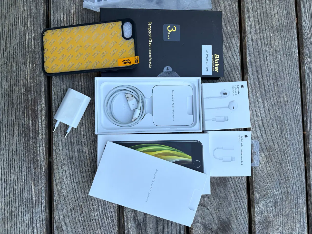 Billede 4 - iPhone SE 2/3 64GB sort med alt tilbehør