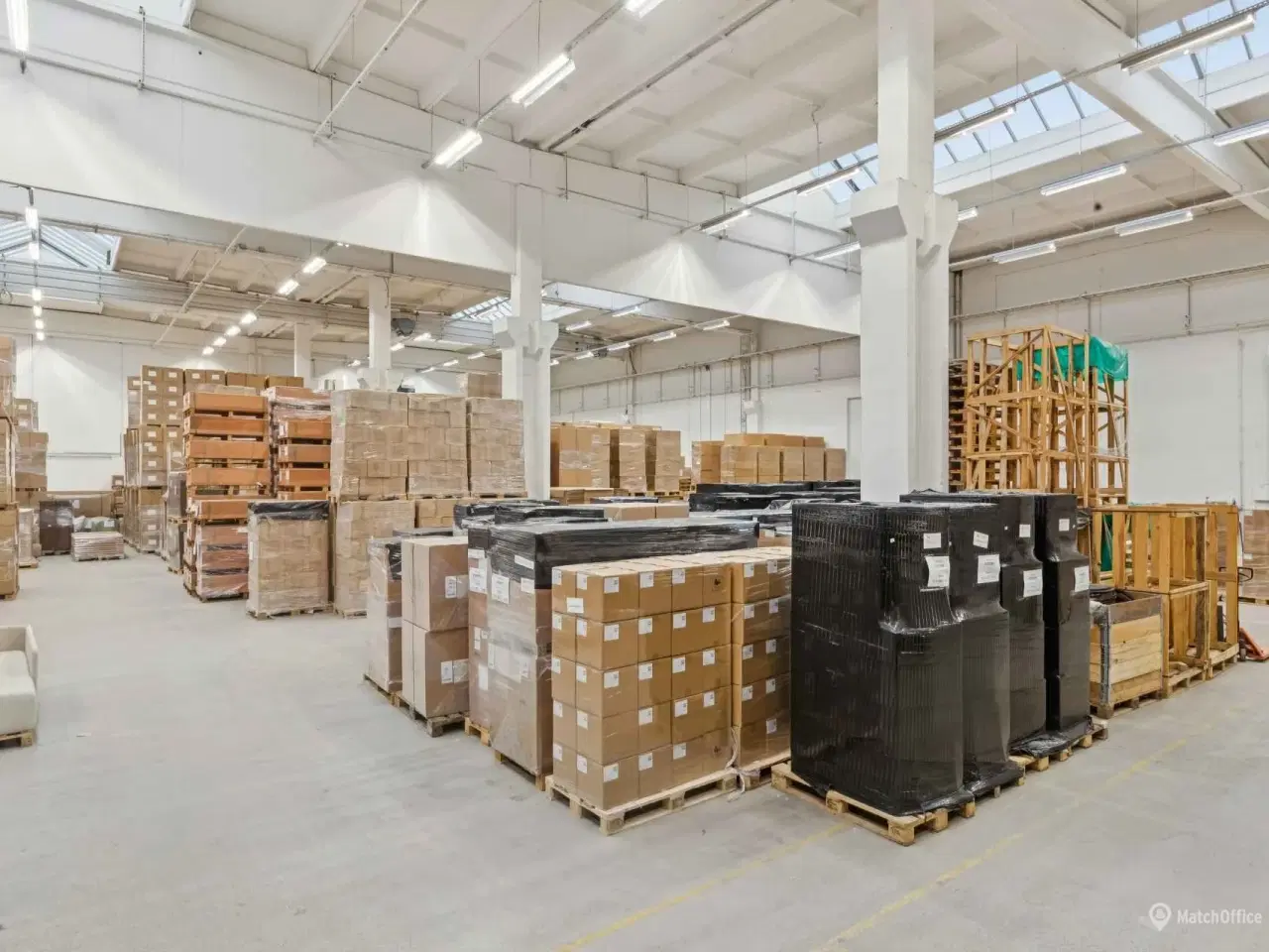 Billede 1 - 1.468 m² højloftet lager/produktion