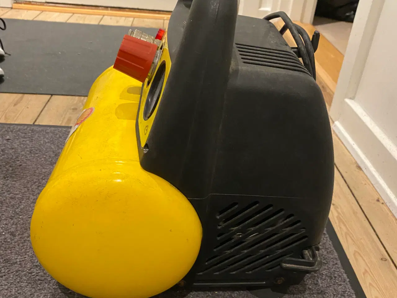 Billede 2 - Kompressor på 8bar perfekt til firma bilen 