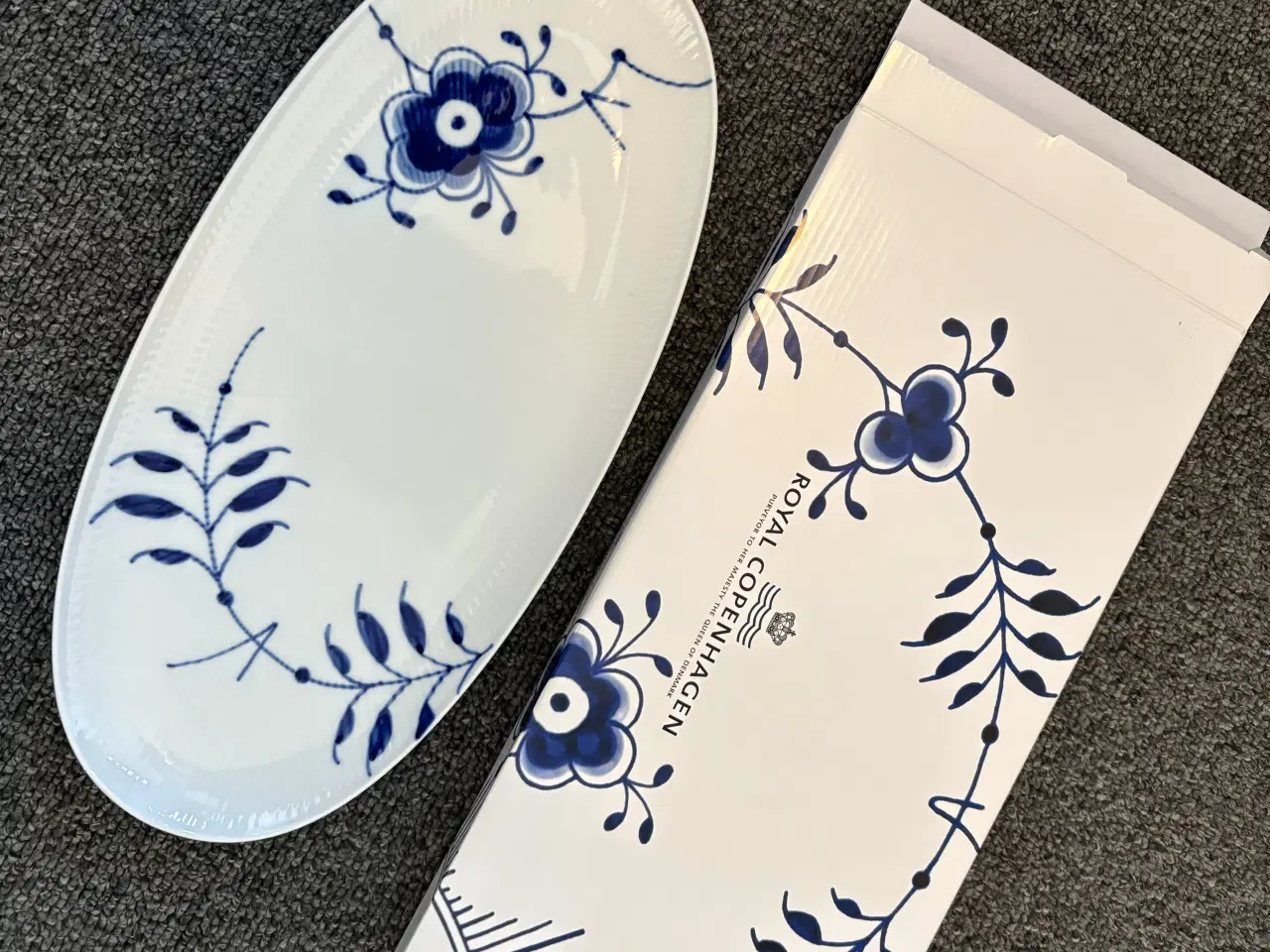 Billede 1 - Royal Copenhagen Blue Mega Riflet fad 37 cm