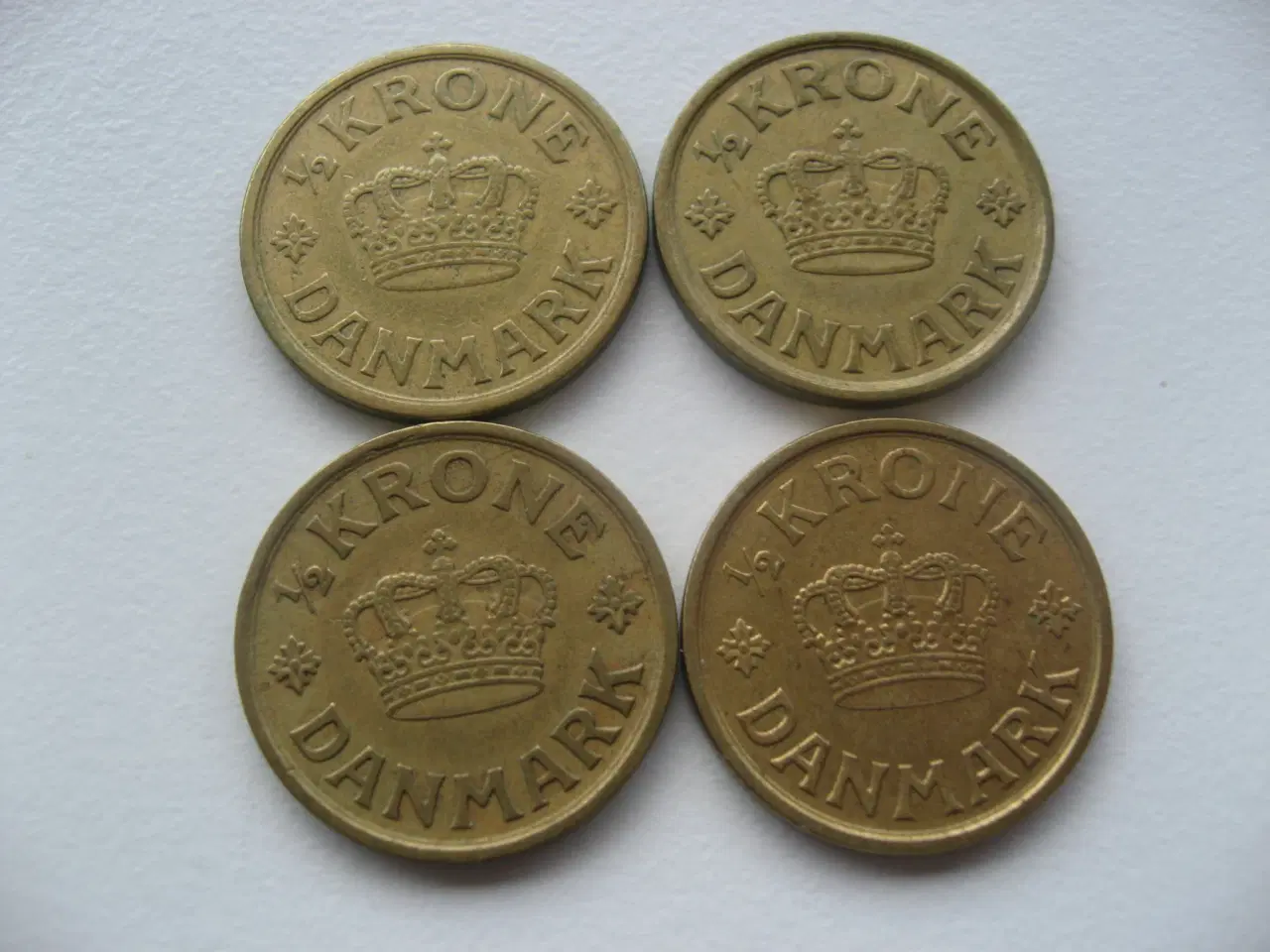 Billede 2 - Flot sæt 1/2 kr 1924,25,26,40 Samlet pris