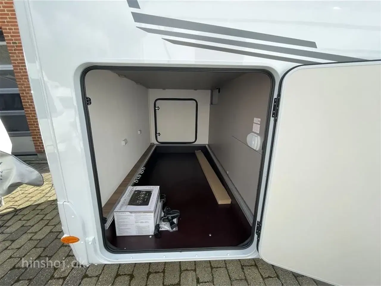 Billede 22 - 2024 - Etrusco T 7.3 SF Complete Sel.   Lækker Autocamper med enkelsenge fra Hinshøj Caravan