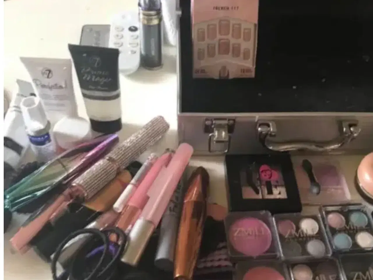 Billede 7 - Extensions nye og make up, alt er nyt såbyd gerne 