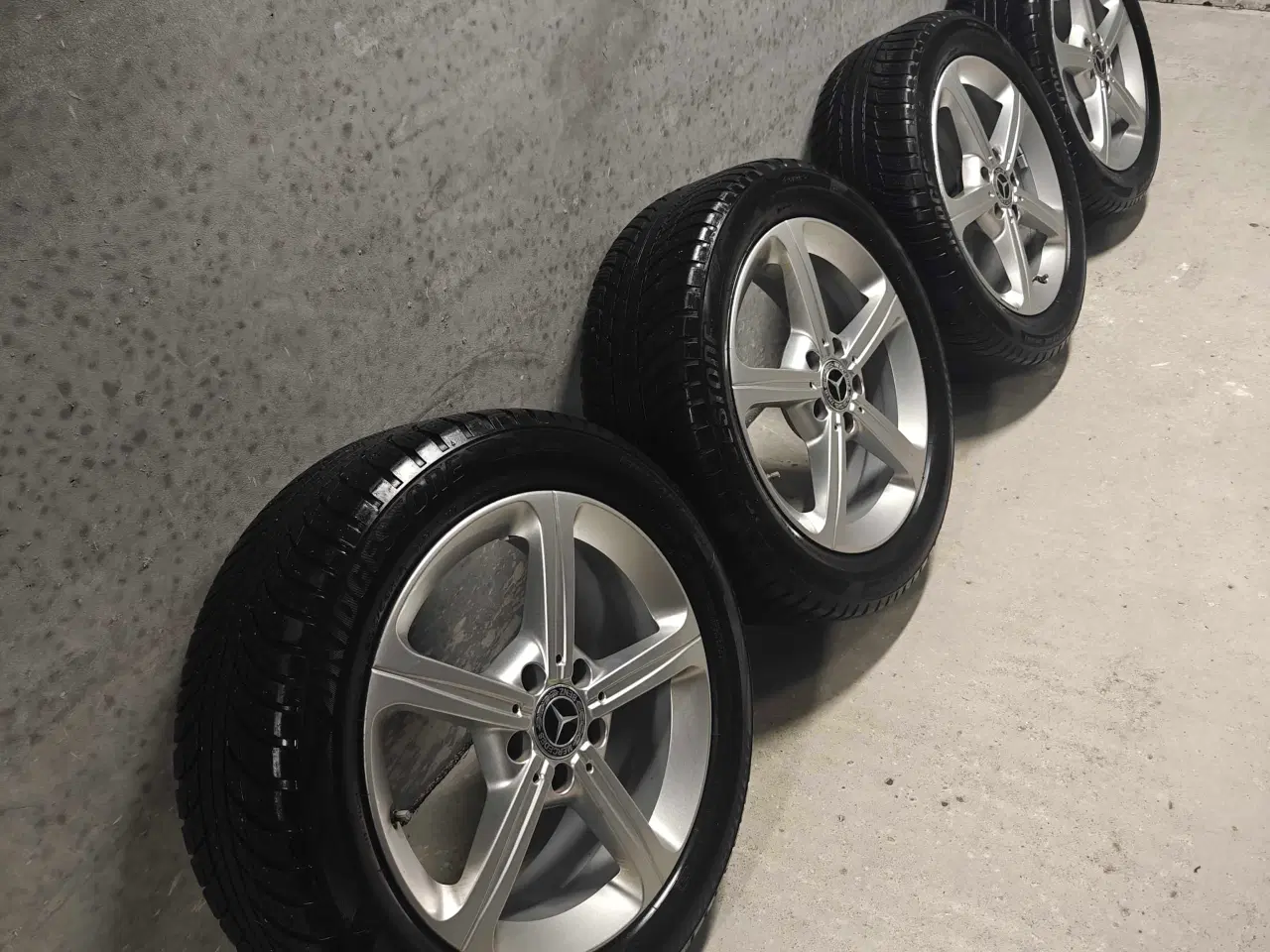 Billede 2 - Vinterdæk Mercedes 5x112 - 205/55R17