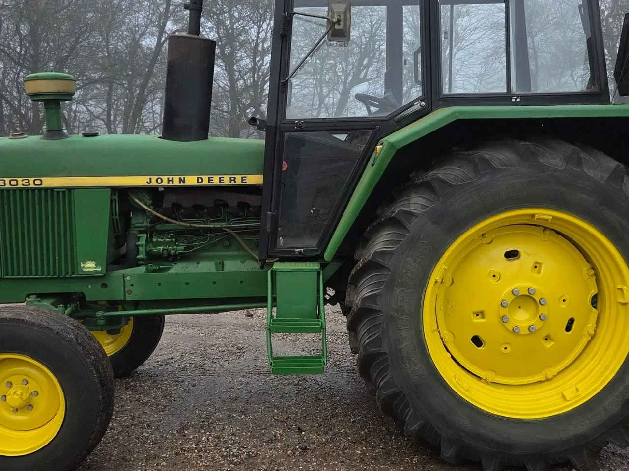 Billede 1 - John Deere 3030 Velholdt 6 cylindret traktor med tvillinghjul