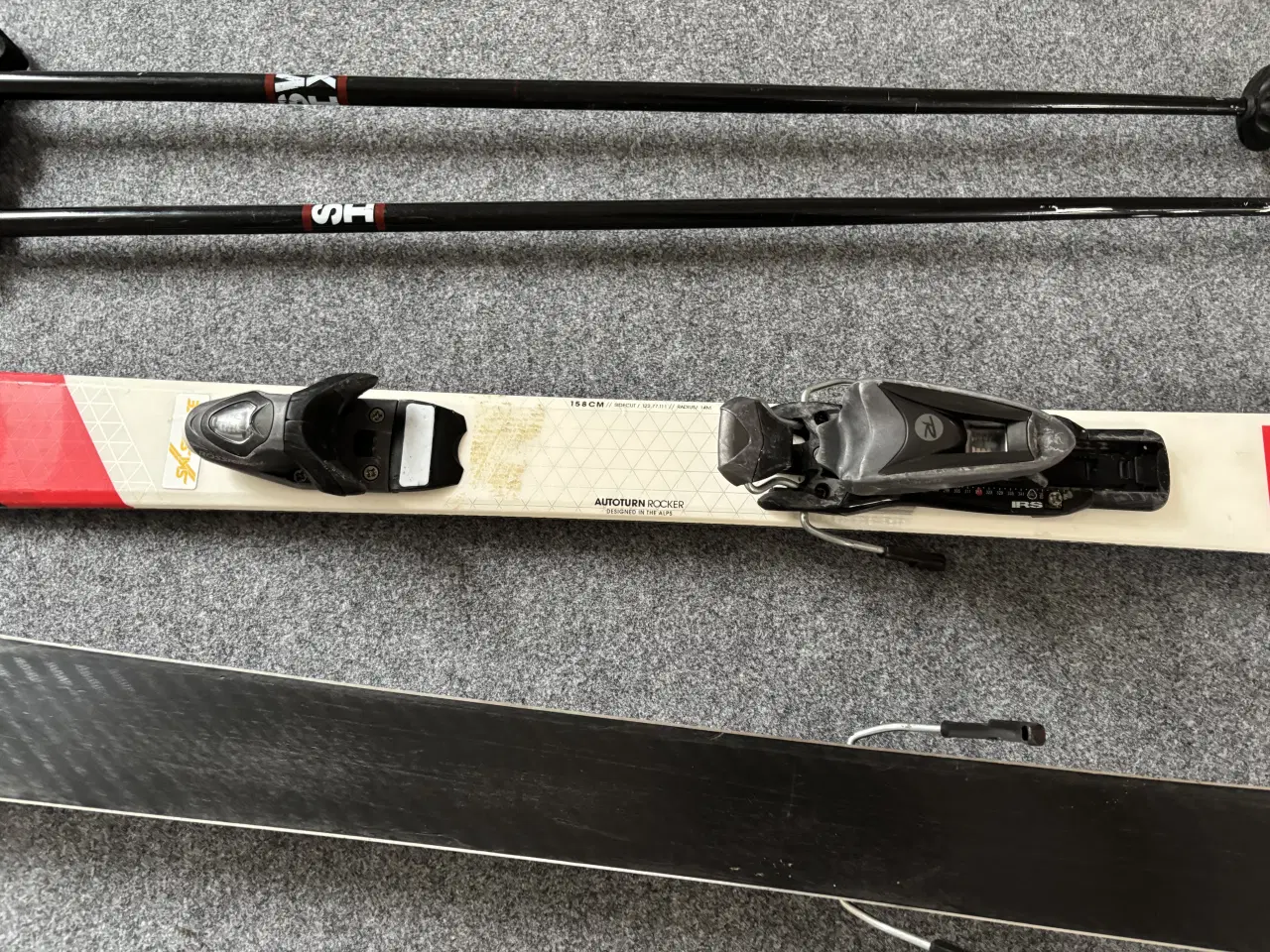 Billede 3 - Ældre men gode alpinski inkl stave