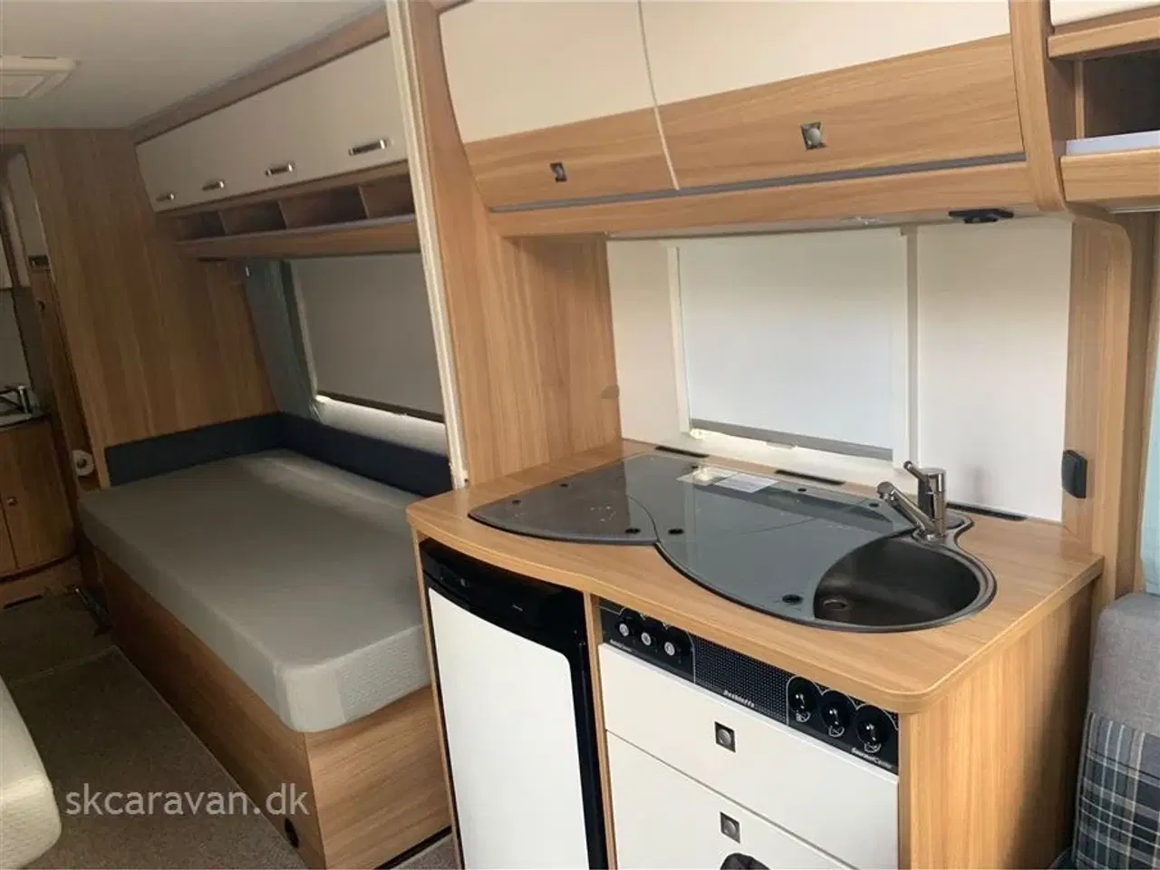 Billede 8 - 2015 - Dethleffs Camper 520 RET   Dethleffs Camper 520 RET 2015 med air con - Mover - og 3 m Fortelt