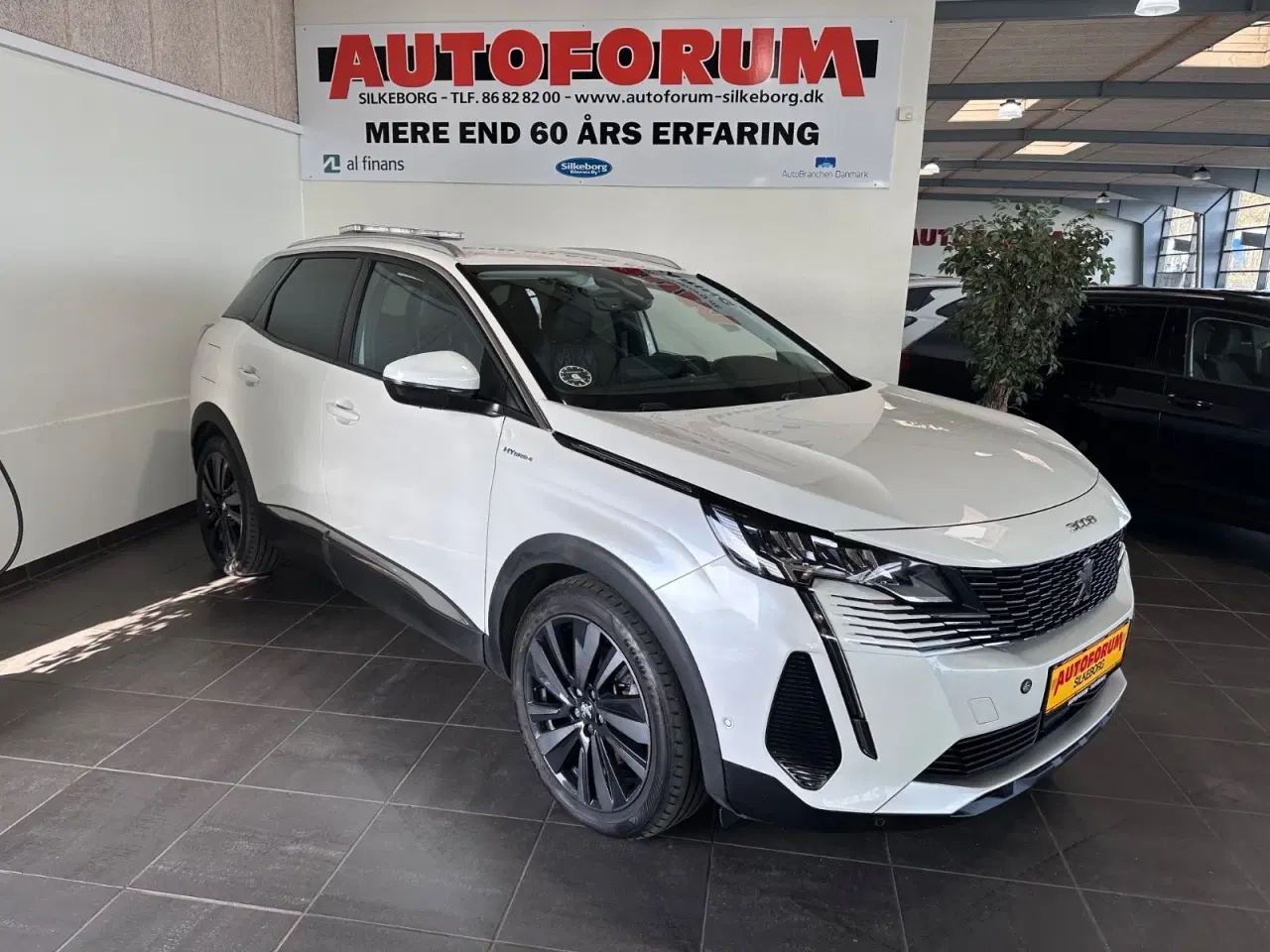 Billede 1 - Peugeot 3008 1,6 Hybrid4 Allure Pack Limited EAT8 Van