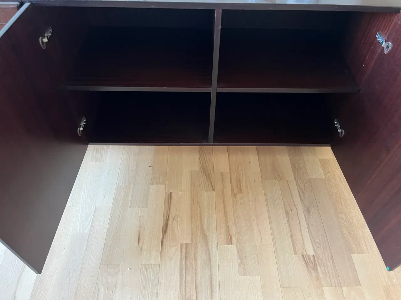 Billede 2 - Klim Furniture skænk, 2 stk, sælge samlet