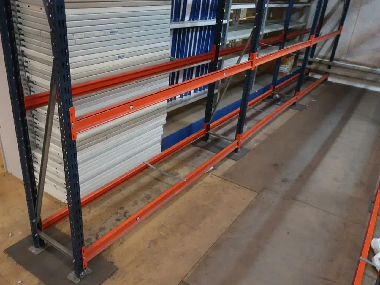 Billede 4 - 3 fag dækreoler med indhold