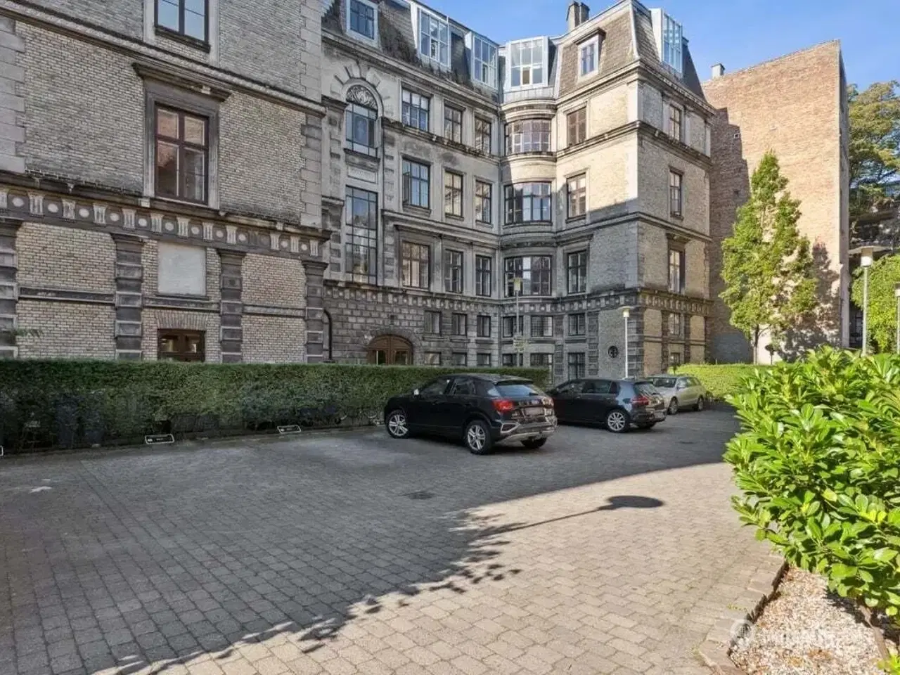 Billede 14 - P-plads 17 på Gammel Kongevej – fast parkering i gård