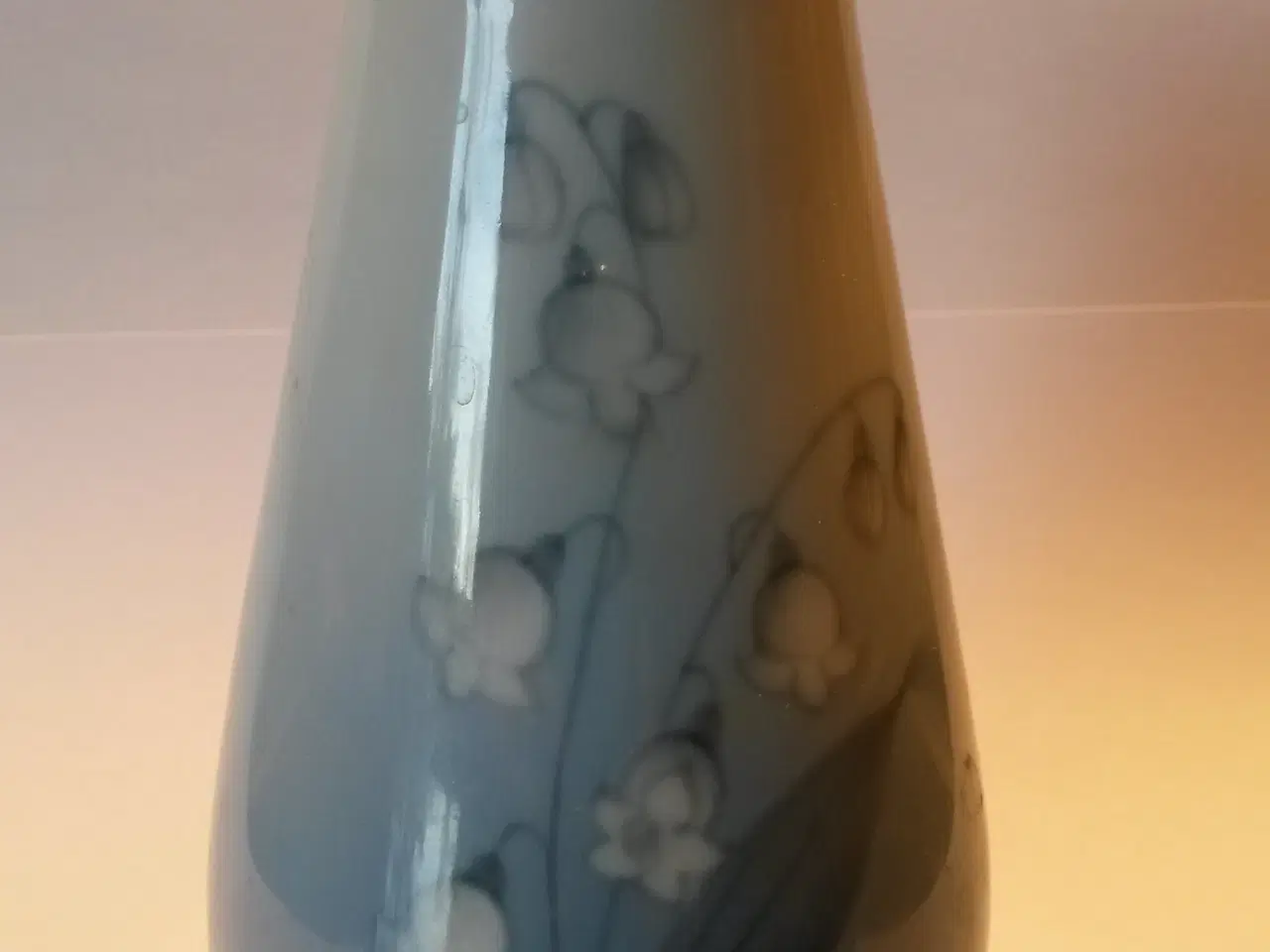 Billede 1 - Bing og Grøndal VASE MED LILJEKONVAL 5256