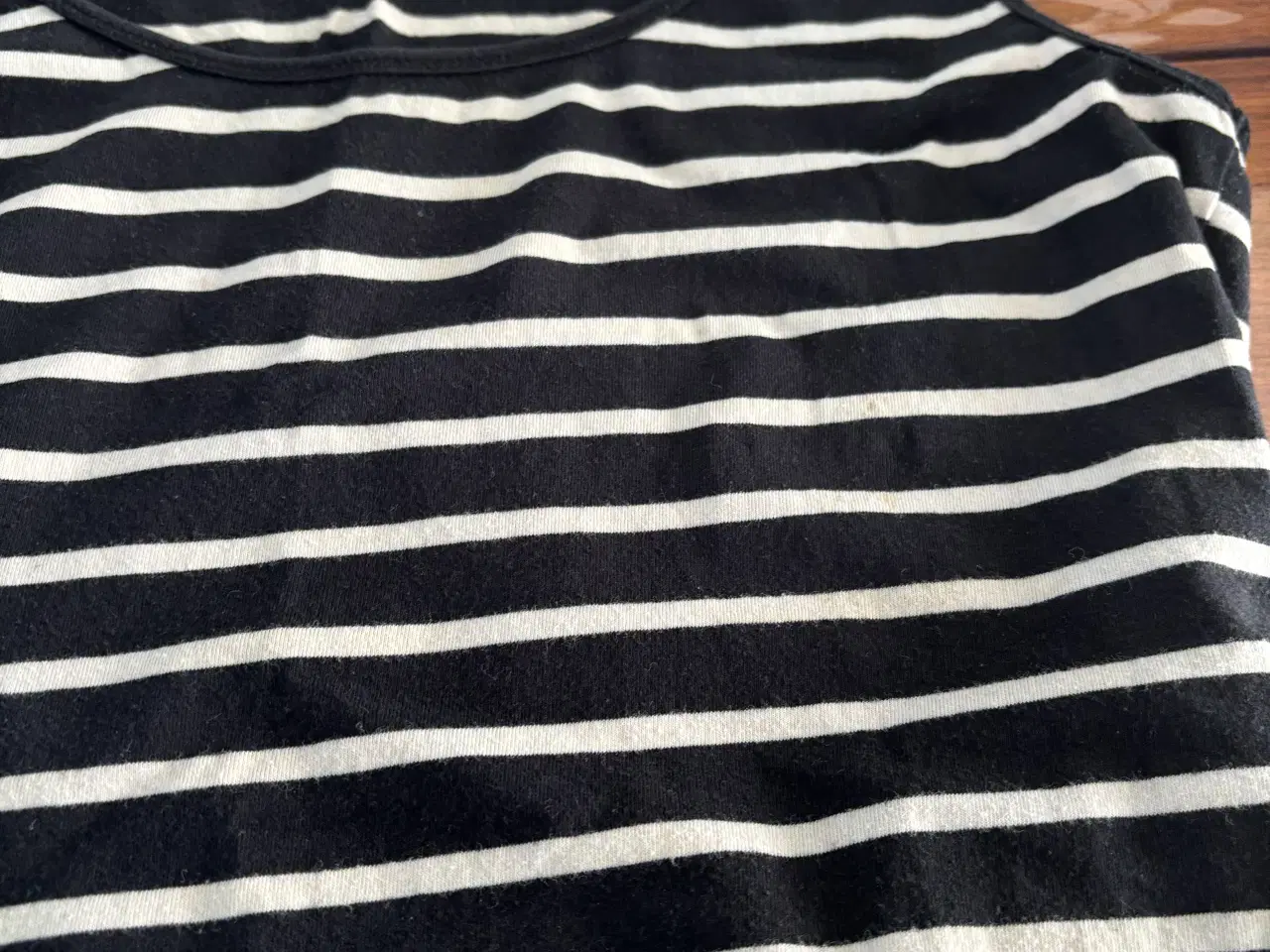 Billede 3 - Sort/hvid stribet top str m