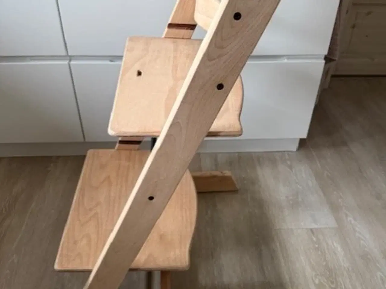 Billede 4 - Trip Trap Højstol i Massiv Bøg Lys Natur.