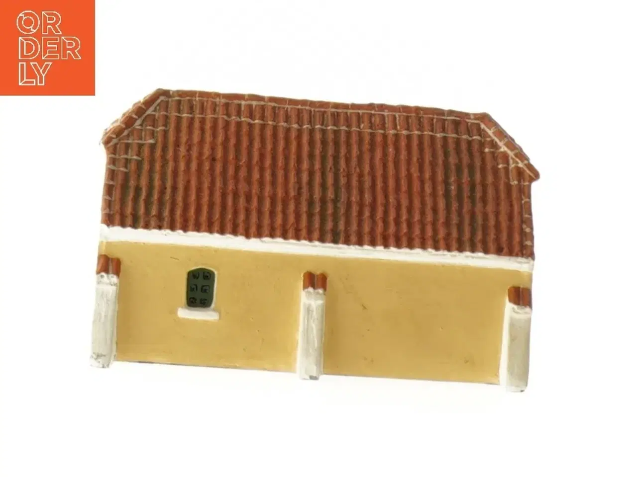 Billede 4 - Miniature model af bygning med dannebrogsflag fra Trip Trap (str. 11x7x6 cm)