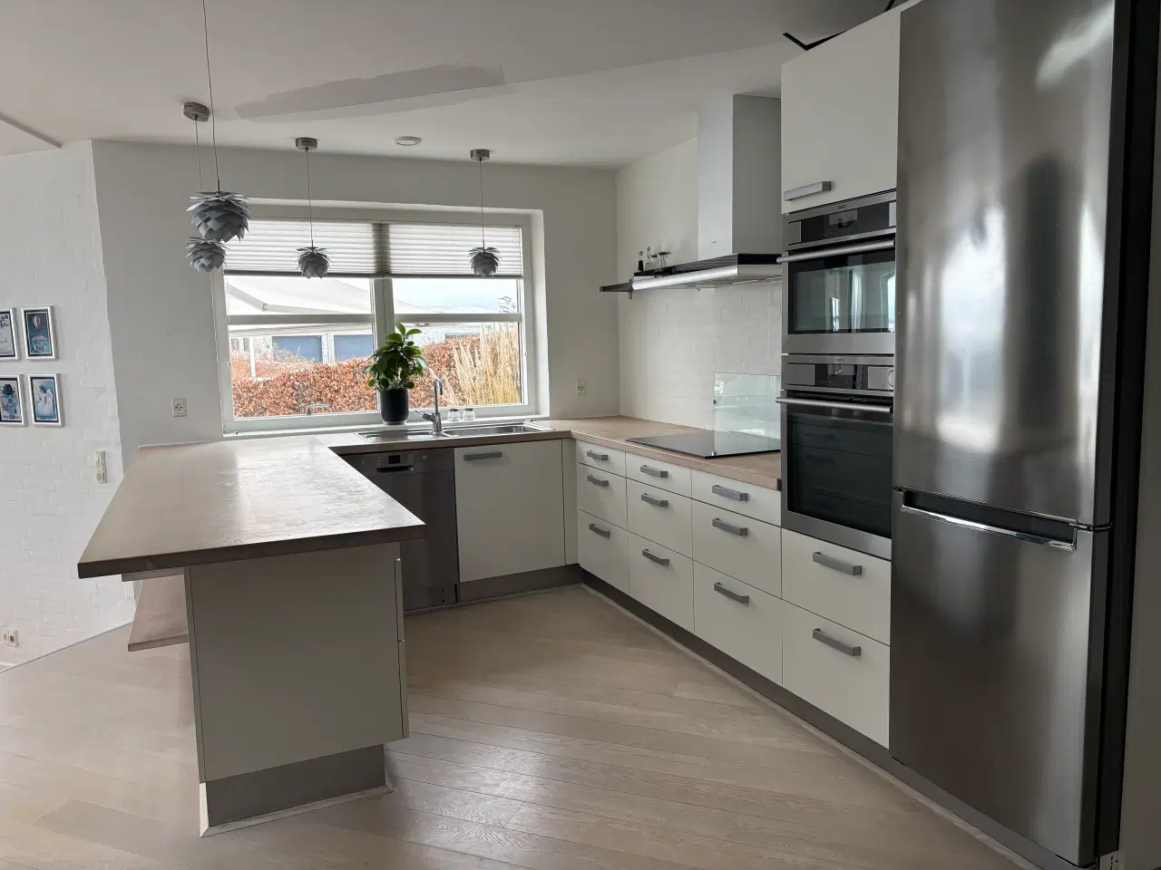 Billede 1 - HTH køkken med massiv egetræs bordplade