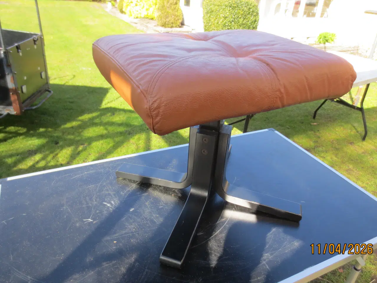 Billede 2 - 1 stk Fodskammel med Brun læder 