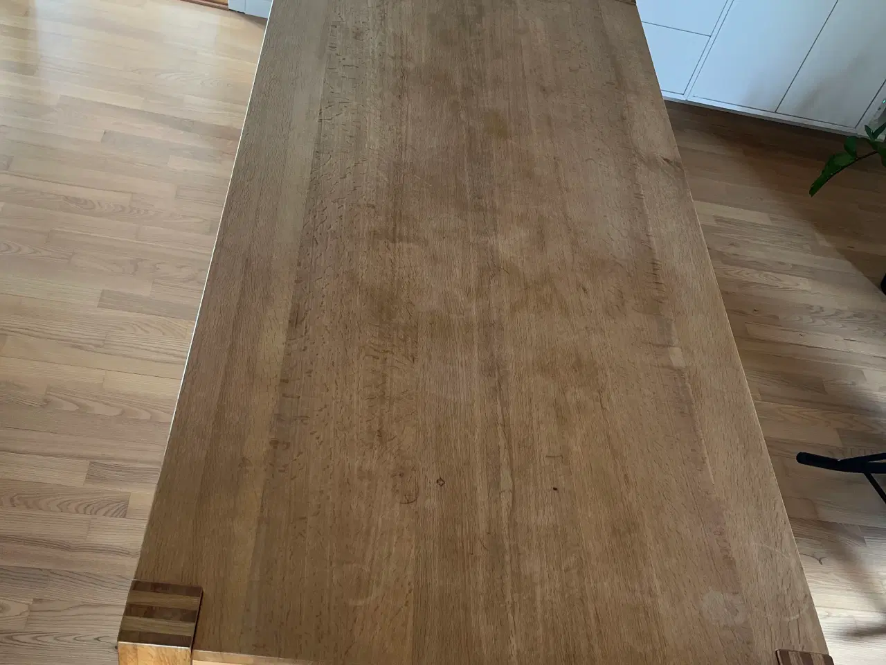 Billede 1 - Spisebord massiv træ