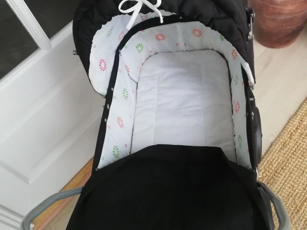 Billede 2 - Dukkevogn Brio sort