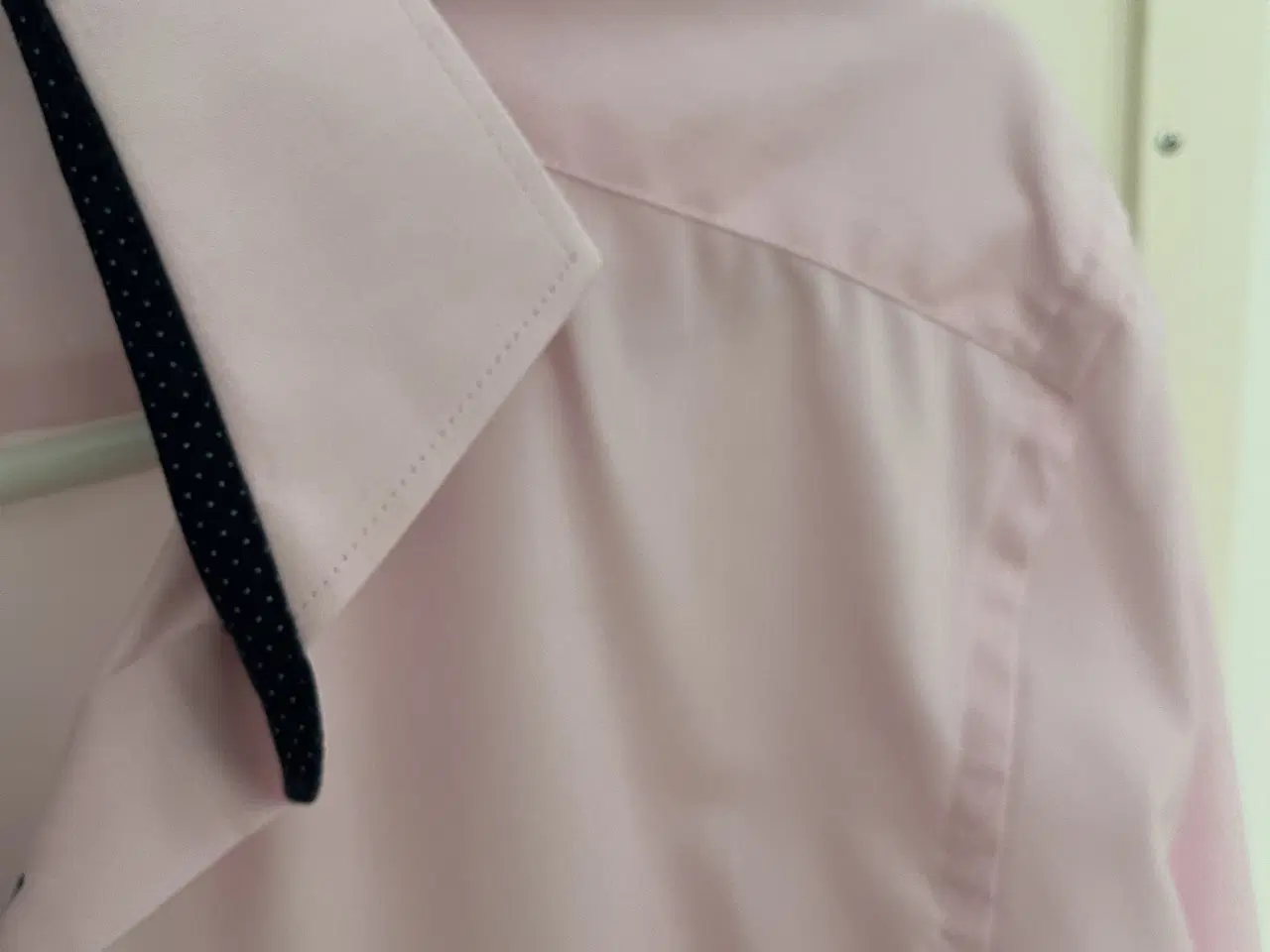 Billede 1 - Lyserød Eterna skjorte str. 39. - slim fit