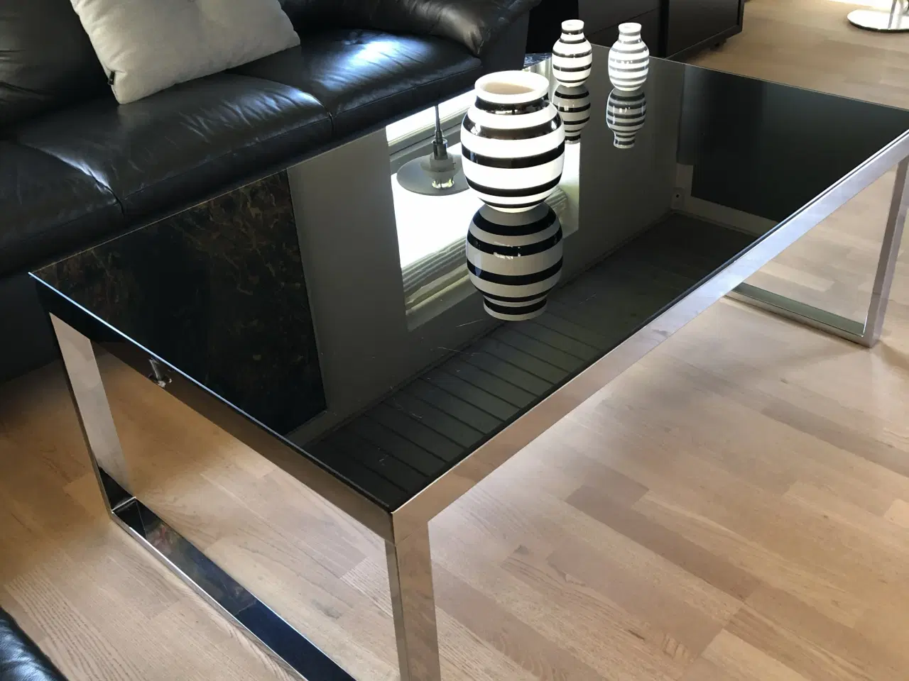 Billede 1 - Sofabord med mørk glasplade