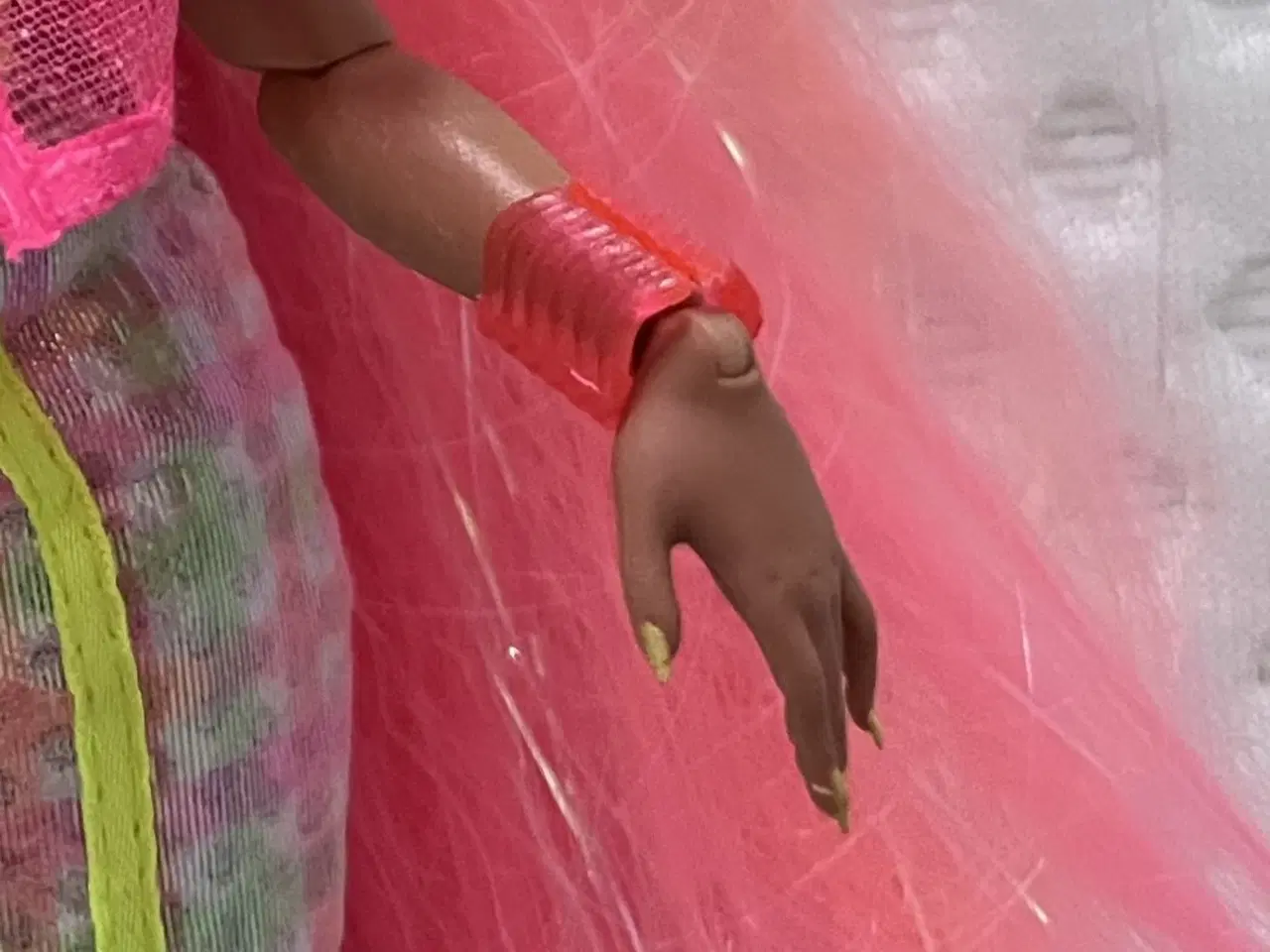 Billede 5 - L.O.L. Surprice Dukke inkl.tøj, sko, solbrillerog