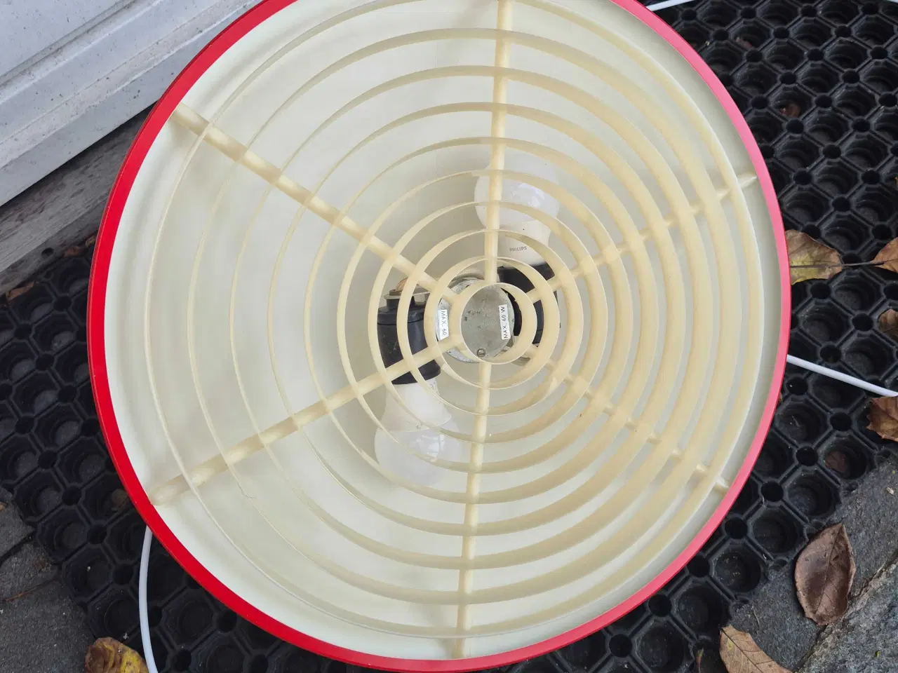 Billede 10 - Rød retrolampe med lækkert design