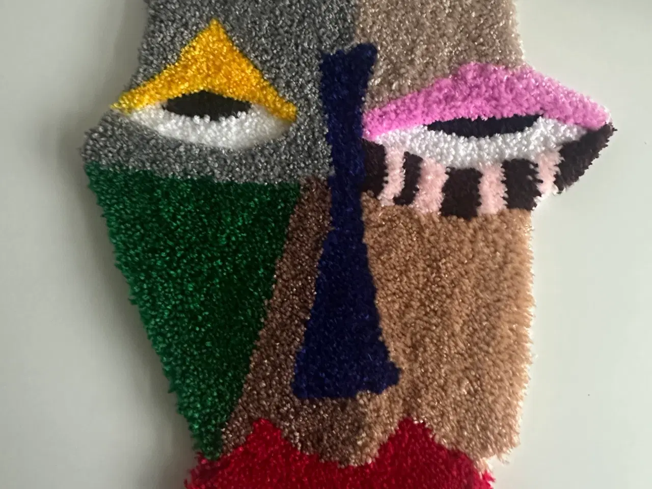 Billede 7 - Tuftet vægtæppe fantasiansigter 