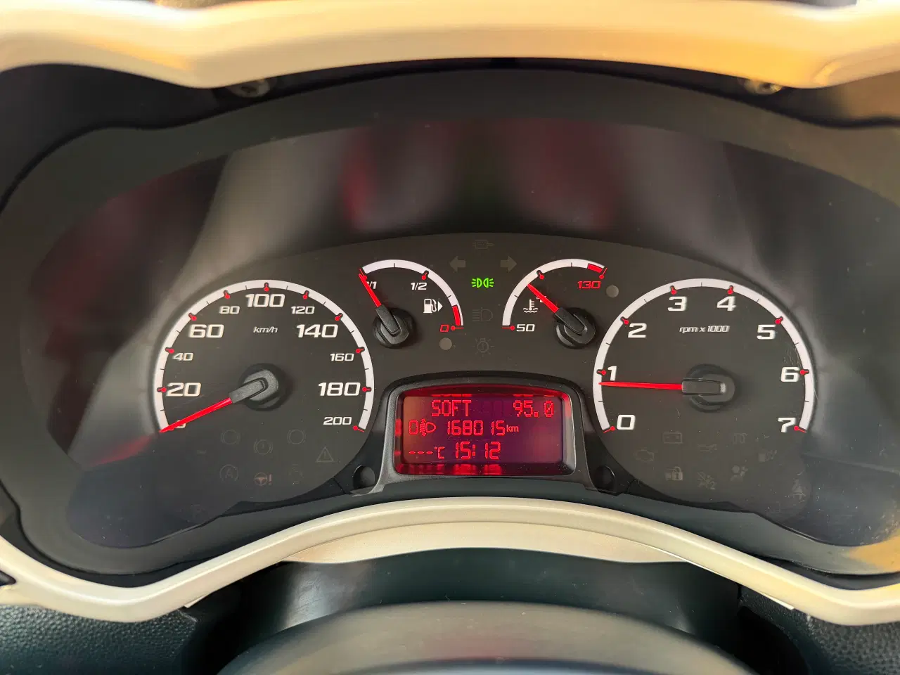 Billede 6 - Ford KA 1,2 Titanium - nysynet med aircon.