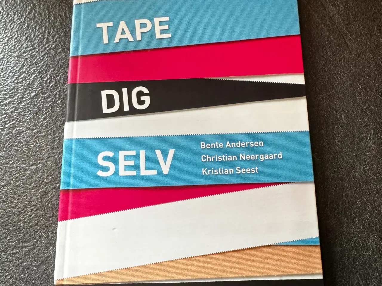 Billede 1 - Tape Dig Selv - Christian Neergaard