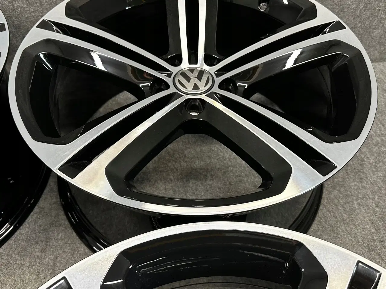 Billede 5 - VW TIGUAN 5N 5N0 R-LINE MALLORY 9.0" x 19" 5x112