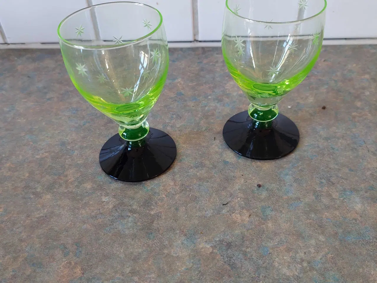 Billede 1 - Smukke grønne uran glas