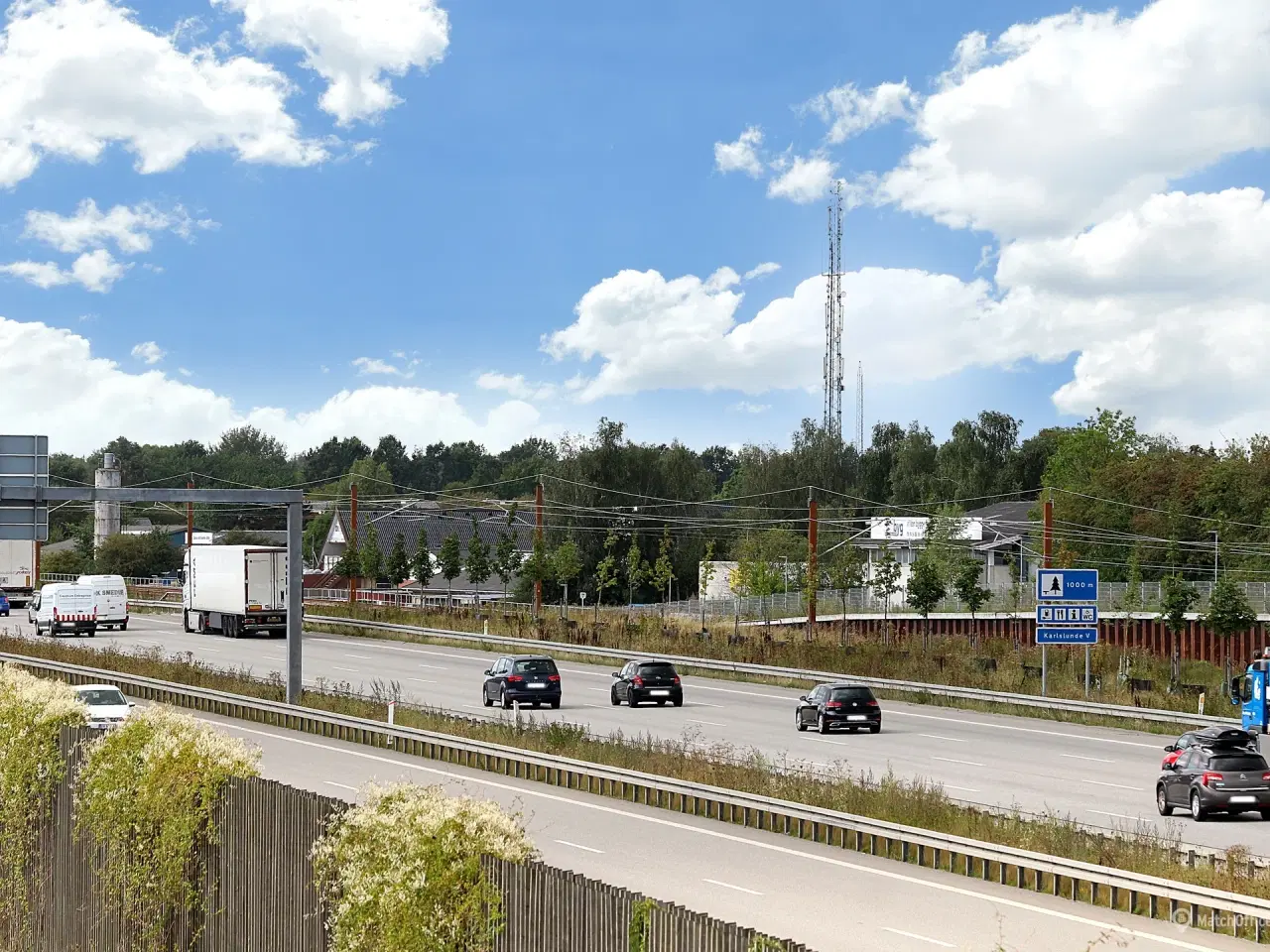Billede 15 - Centralt beliggende lager med kontor - facade til Køge Bugt Motorvejen