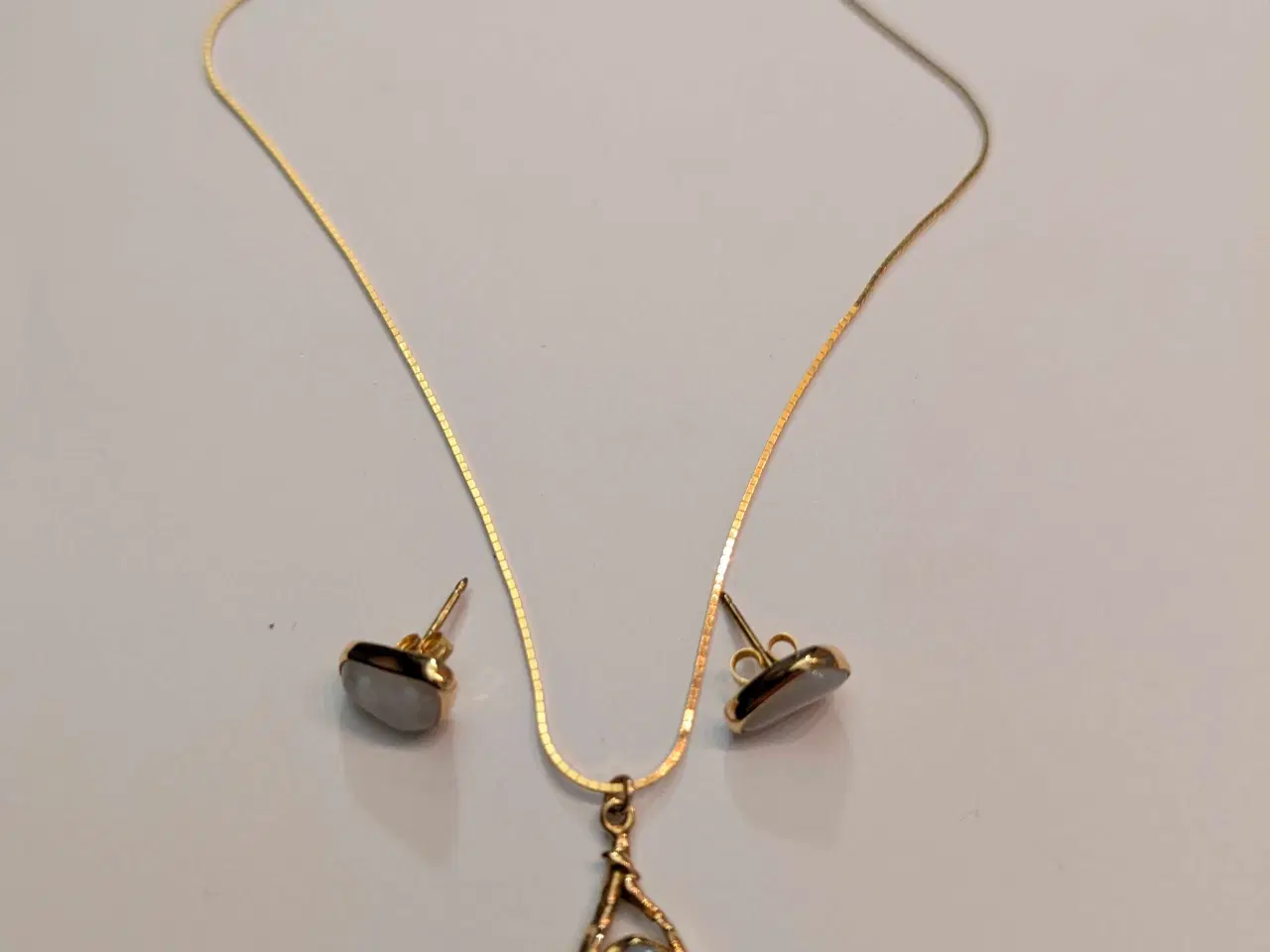 Billede 4 - Guld sæt halskæde ørestikker og vedhæng.samæet