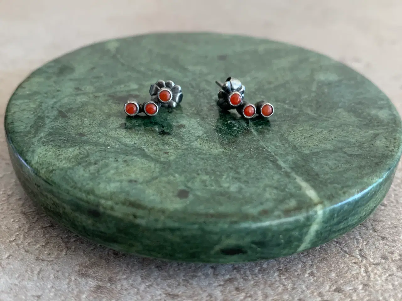 Billede 1 - Carré Jewellery ørestikker