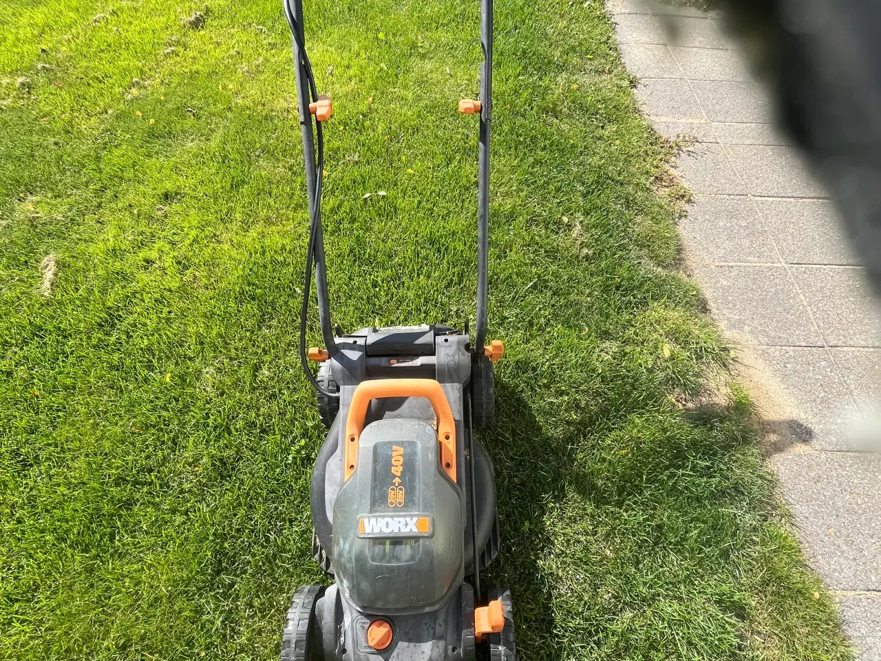 Billede 2 - Worx plæneklipper med batteri 