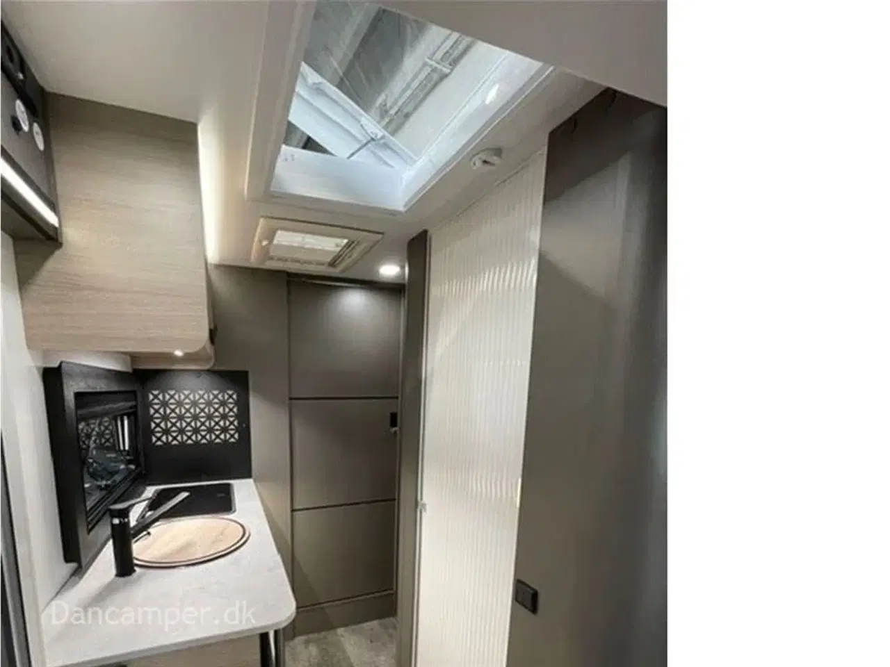 Billede 17 - 2024 - Chausson X650 Exclusive line    RESERVERET. SB! Camper med stor Lounge og siddegruppe, sænkeseng, stor garage, Connect- og X-tilbehørspakke,