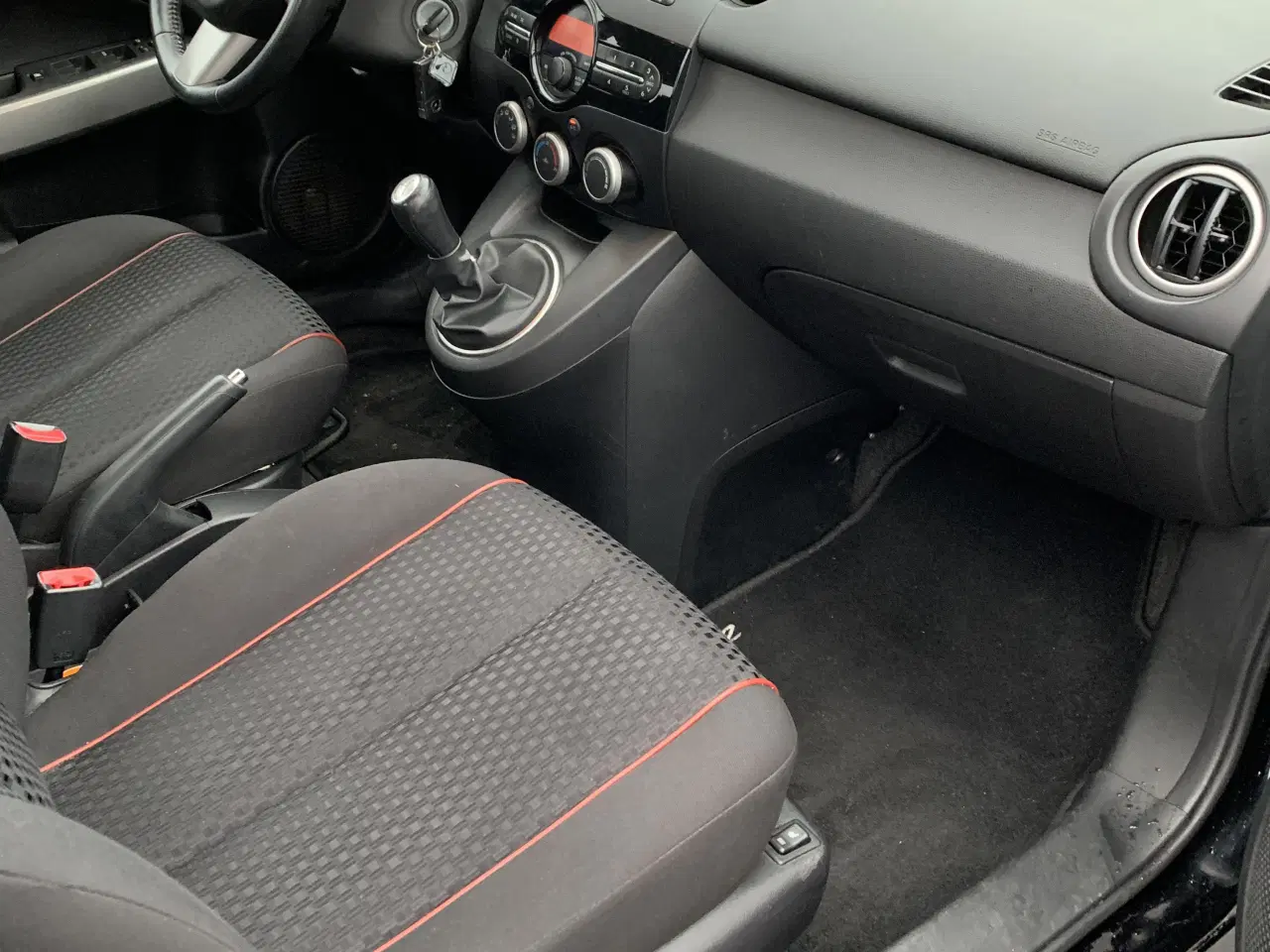 Billede 11 - MAZDA 2 Sort 5 døre