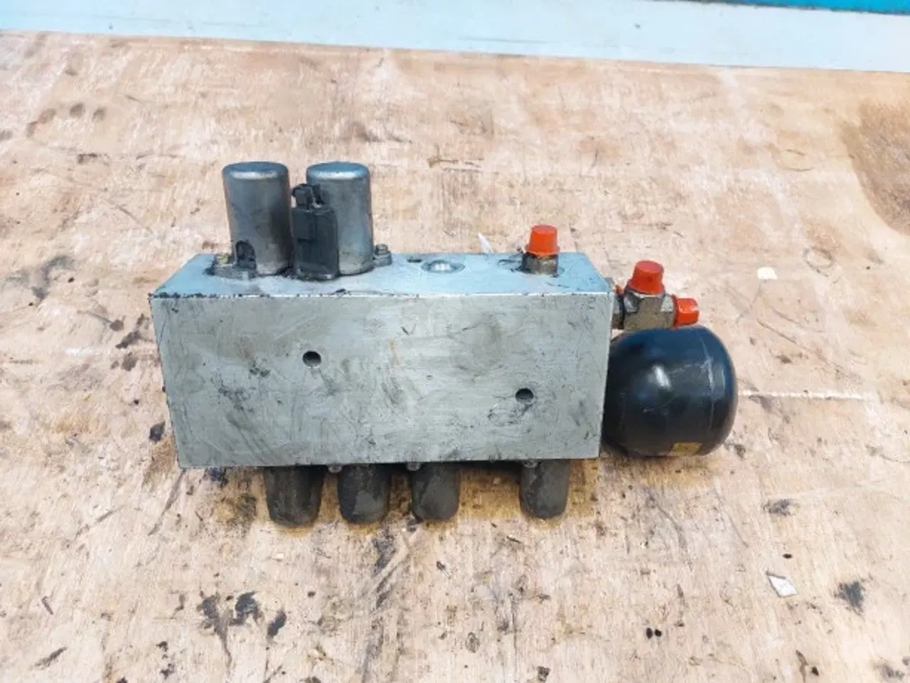 Billede 10 - JCB 4CX Ventilblok 334/G9485 