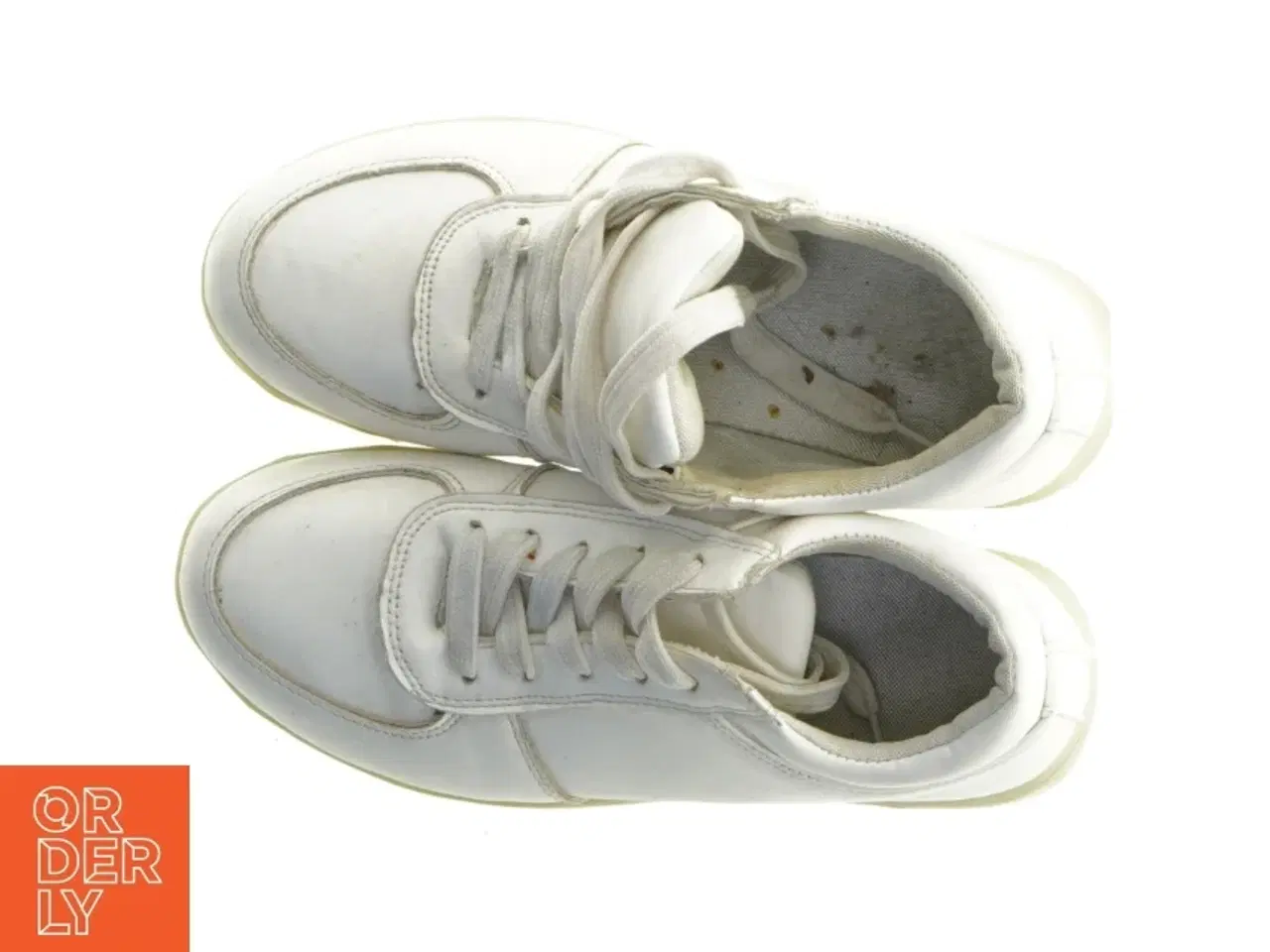 Billede 9 - Hvide sneakers (str. 3)