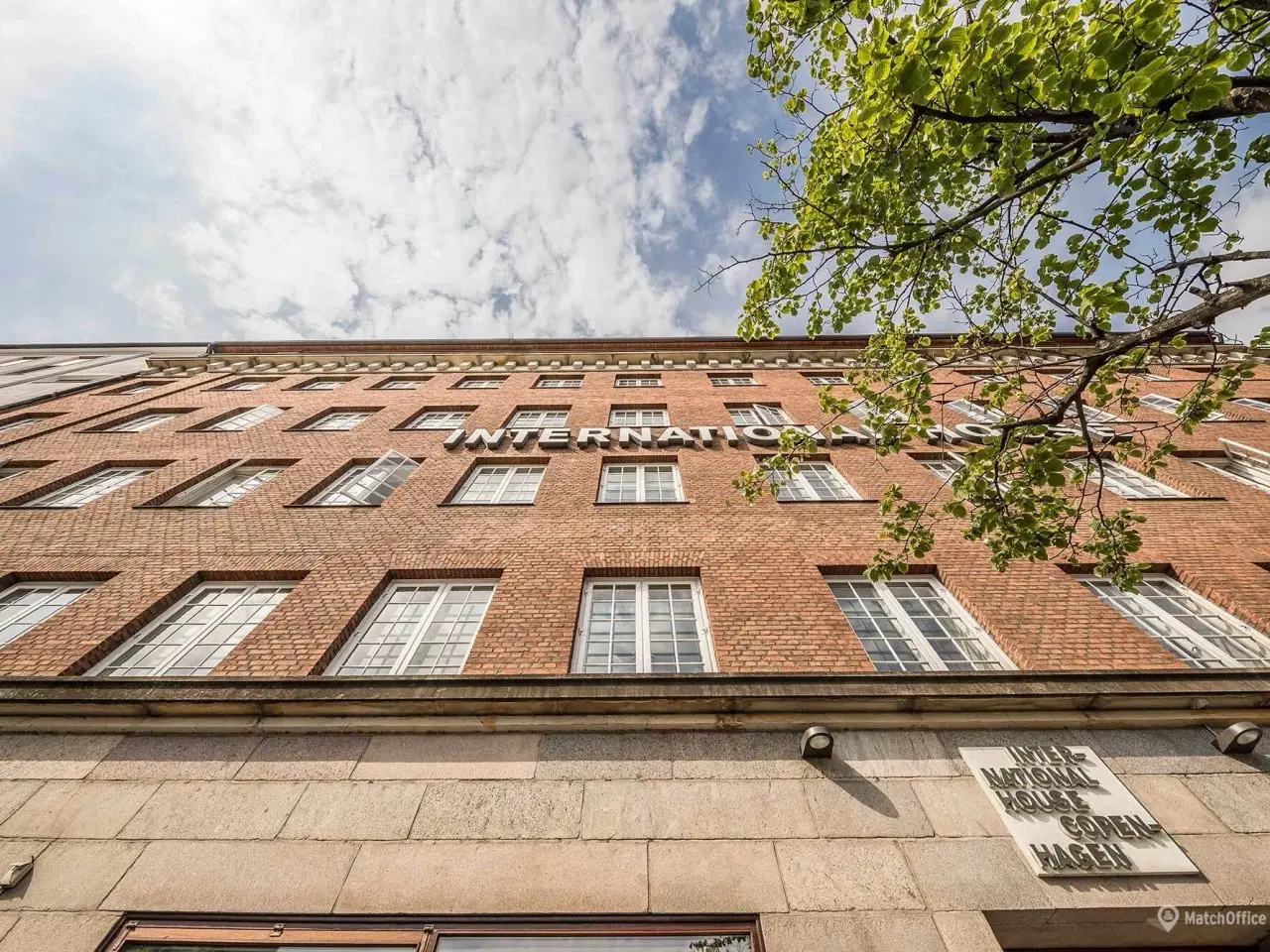 Billede 6 - Markant og eksponeret kontorhus med nem adgang til offentlig transport og parkeringsmuligheder