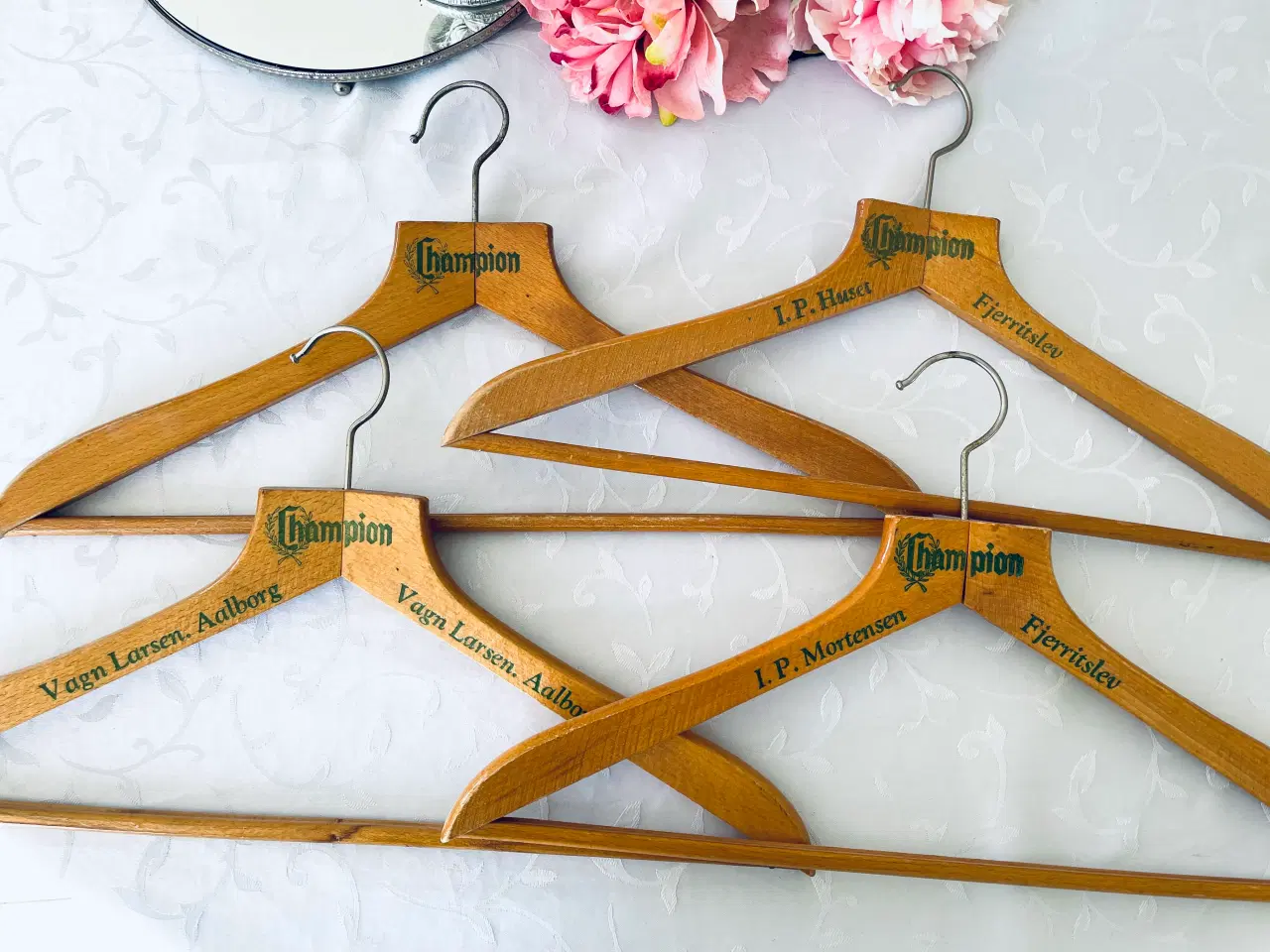 Billede 9 - Vintage bøjler med skrift 